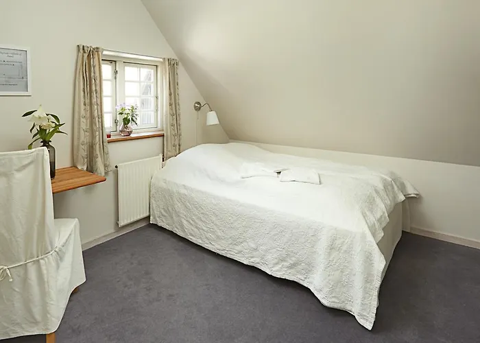 Bed & Breakfast Slangerupgaard